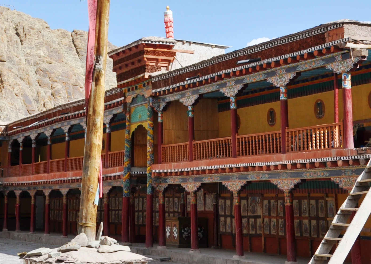 Hemis Monastery: Drukpa Heritage, Courtyard and Festival Traditions