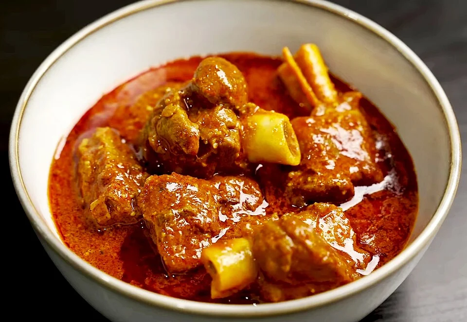 Rogan Josh: A Kashmiri Meat Dish and Its Cooking Traditions