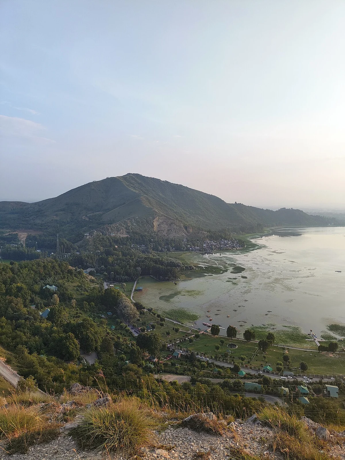 Manasbal Lake: Deep Water, Lakeside Settlement and Ecology