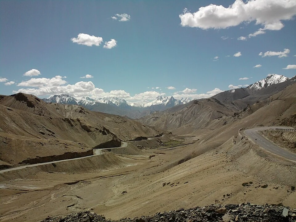 Fotu La: A High Pass on Ladakh’s Western Road Corridor