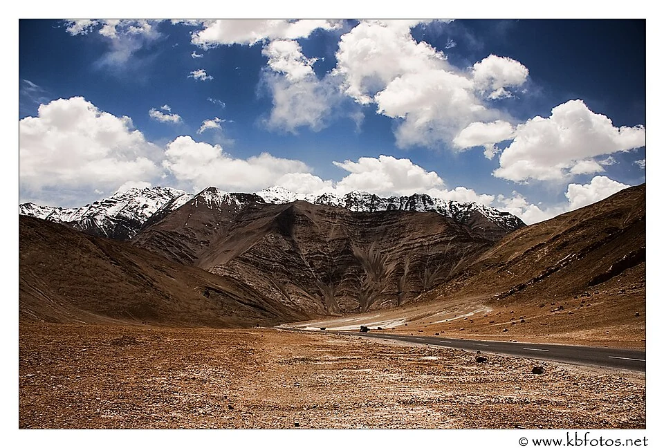 Magnetic Hill: A Roadside Illusion in the Leh Landscape
