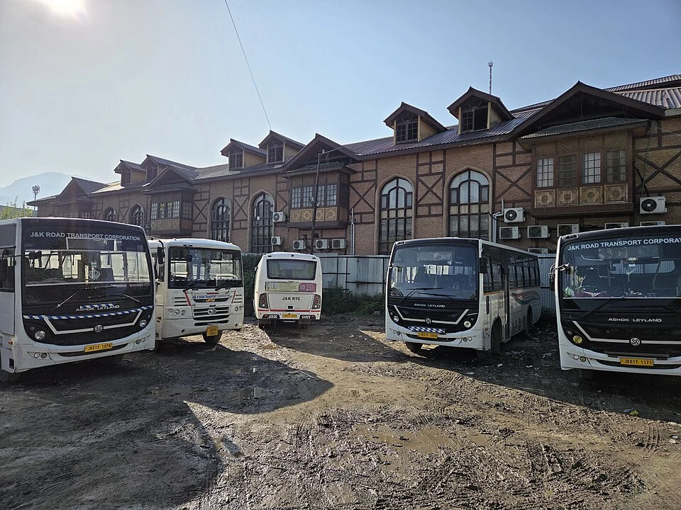 Batamaloo: Neighbourhood and Changing Bus-transport Geography